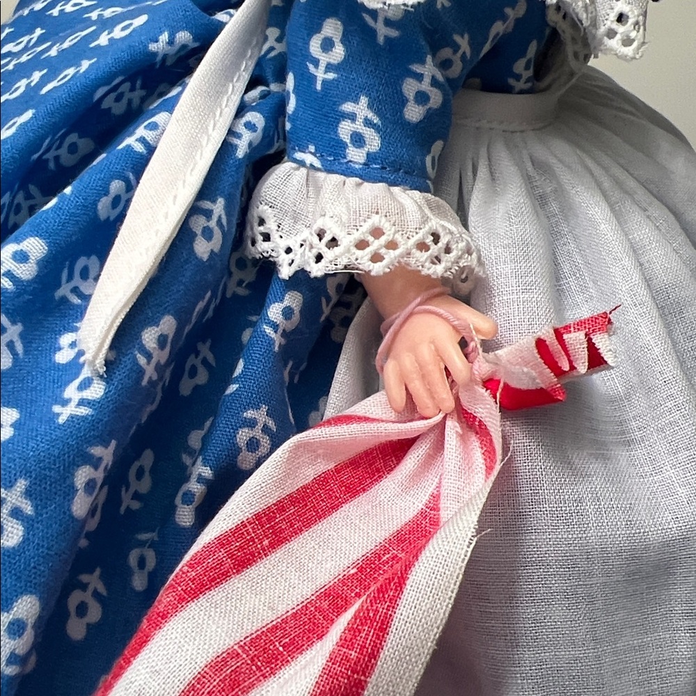 Vintage Madame Alexander Betsy Ross Doll 0731 - Picture 6 of 7
